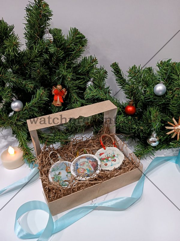 Дед мороз, снеговики и заяц (набор елочных игрушек из дерева ручной работы). Комплект из 3 шт.